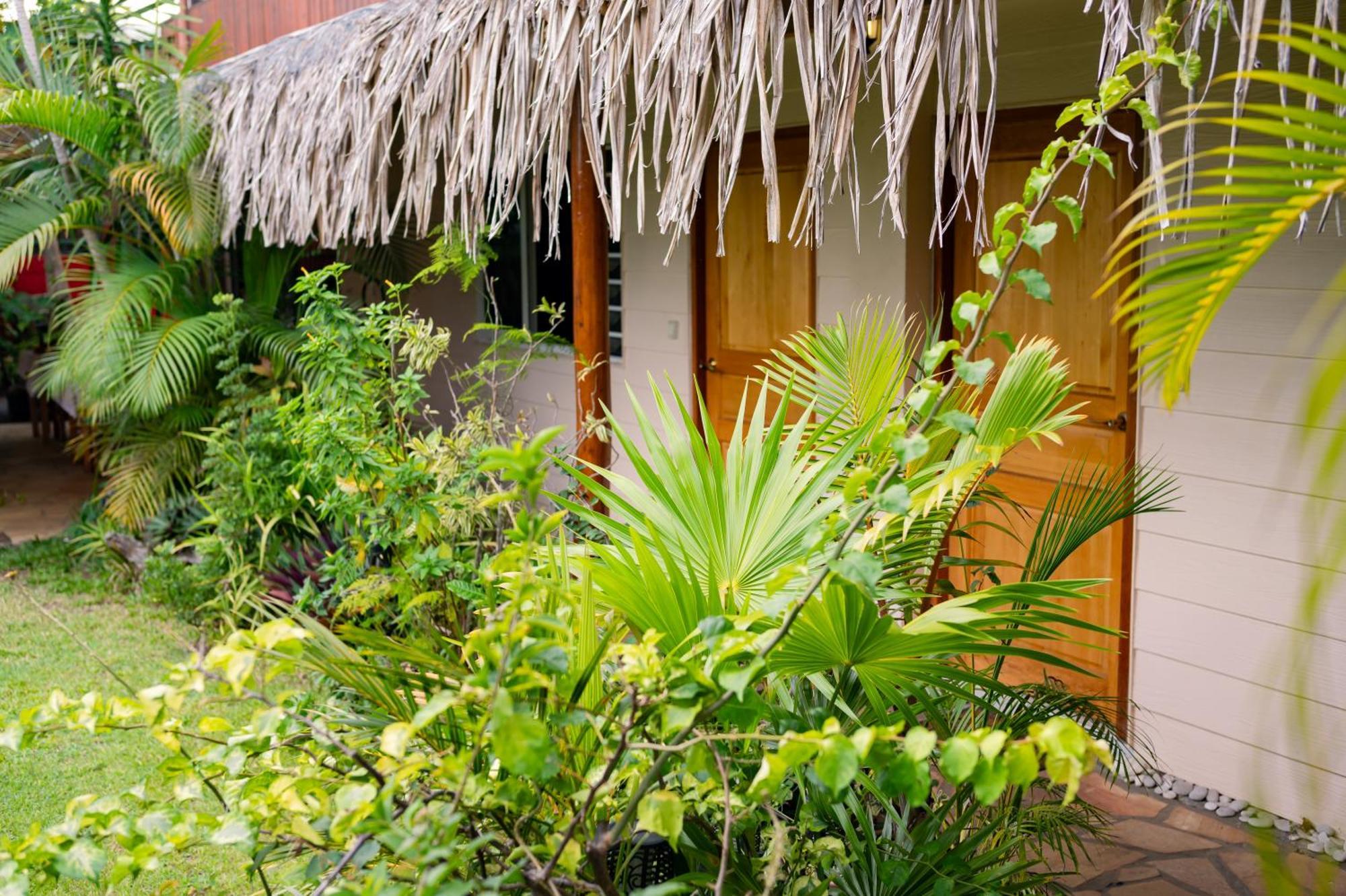 Manaeva Lodge Faaa Exterior foto